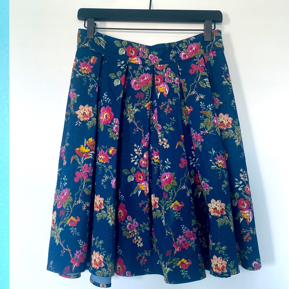 Dress skirt, worn, thick fabric